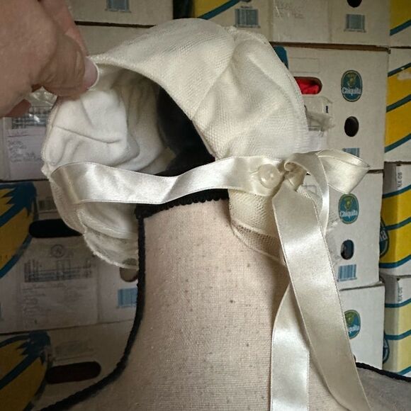 Jenny Annie dots Elegant Cream Baby Dress with Bonnet - Picture 4 of 6